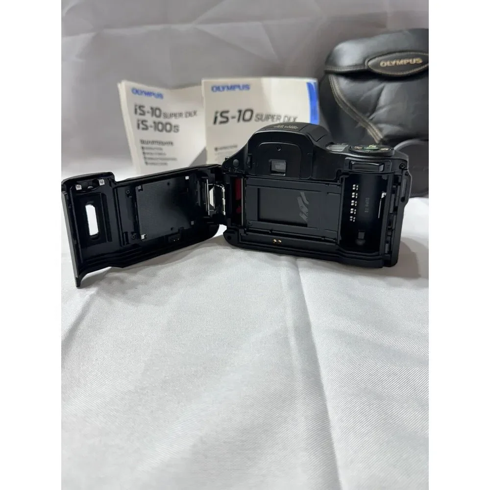Olympus IS-10 Super DLX‎ 28-110mm lens 35mm Film Camera 4xZoom Twin Flash +Case